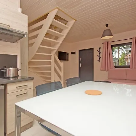 Osrodek Promenada- בית נופש Jastrzębia Góra